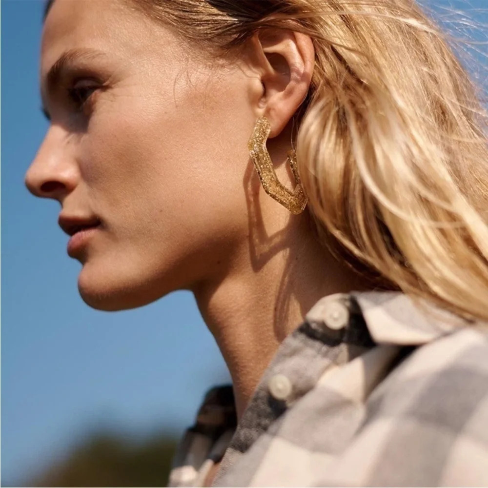 Madewell Geometric Oversized Hoop Earrings - Picture 2 of 5